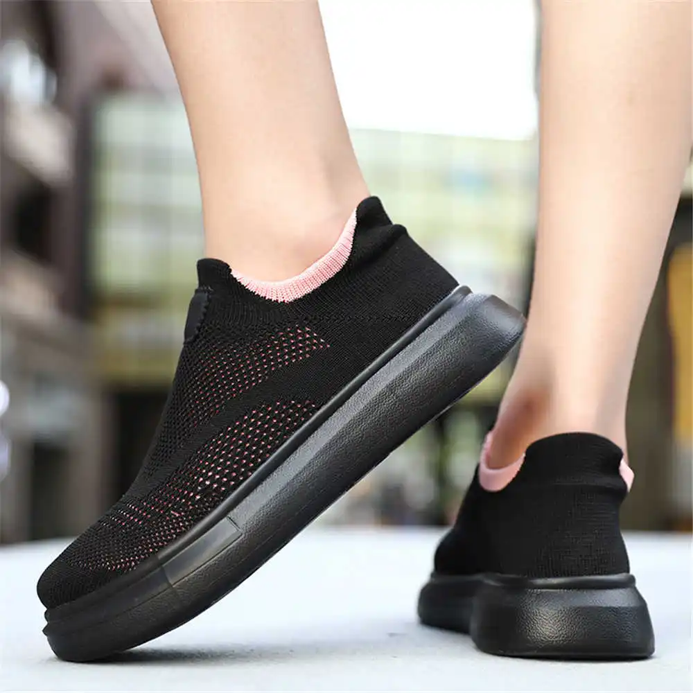 Best Tech Office Accessories - Calze con plateau scarpe marroni per
