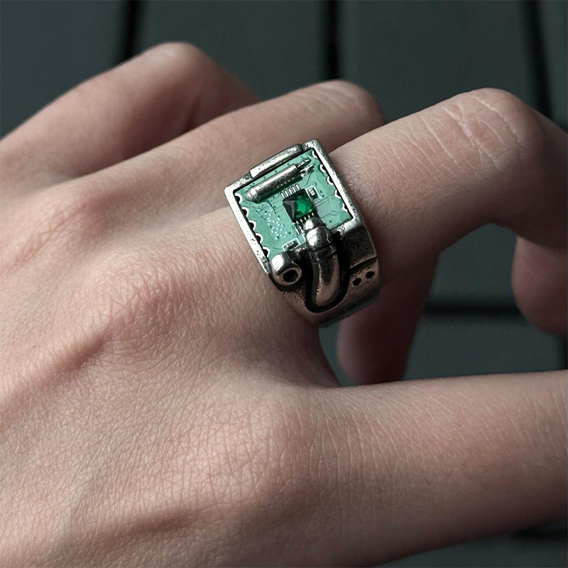 Anello con motivo PCB ispirato - Tech Accessories Industry recensione e prezzo