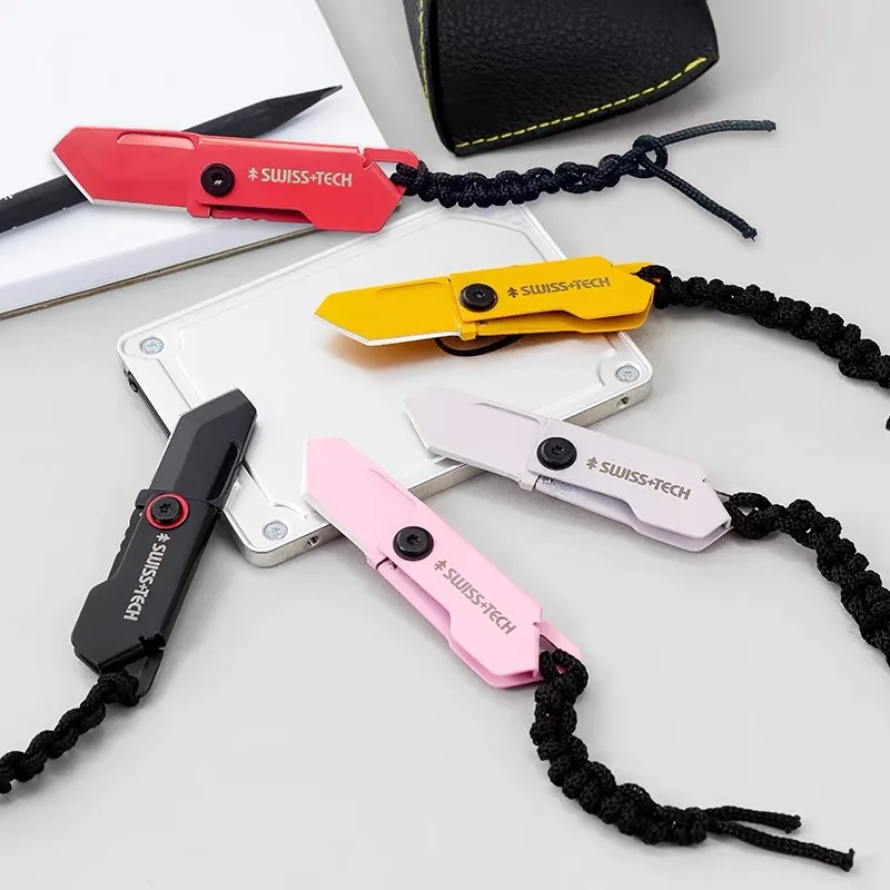 SWISS TECH Mini coltello tasca - Tech Accessories Kit recensione e prezzo